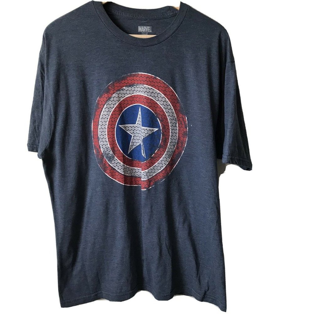 Marvel Comics Captain‎ America Tee Distressed Shiel
